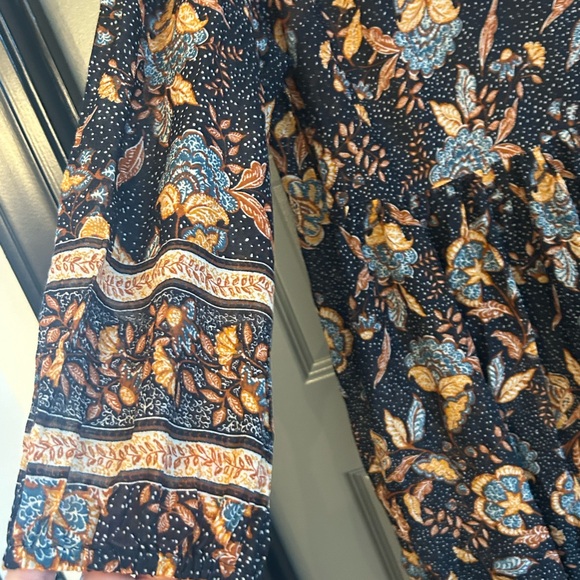 Sundry Evereve Black and Yellow Floral Smocked Sundress size 2 - Picture 3 of 9